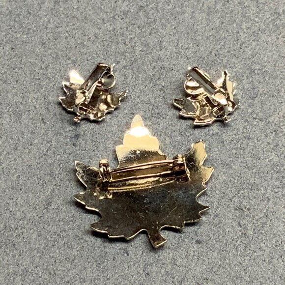Clip-On Earrings Pin Brooch Set As Is Silver Maple Leaf Vintage Autumn Fall Chic - Picture 7 of 8